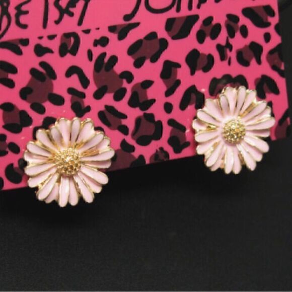 🌸 Betsey Johnson pretty in pink flower earrings 🌸 - Picture 3 of 4